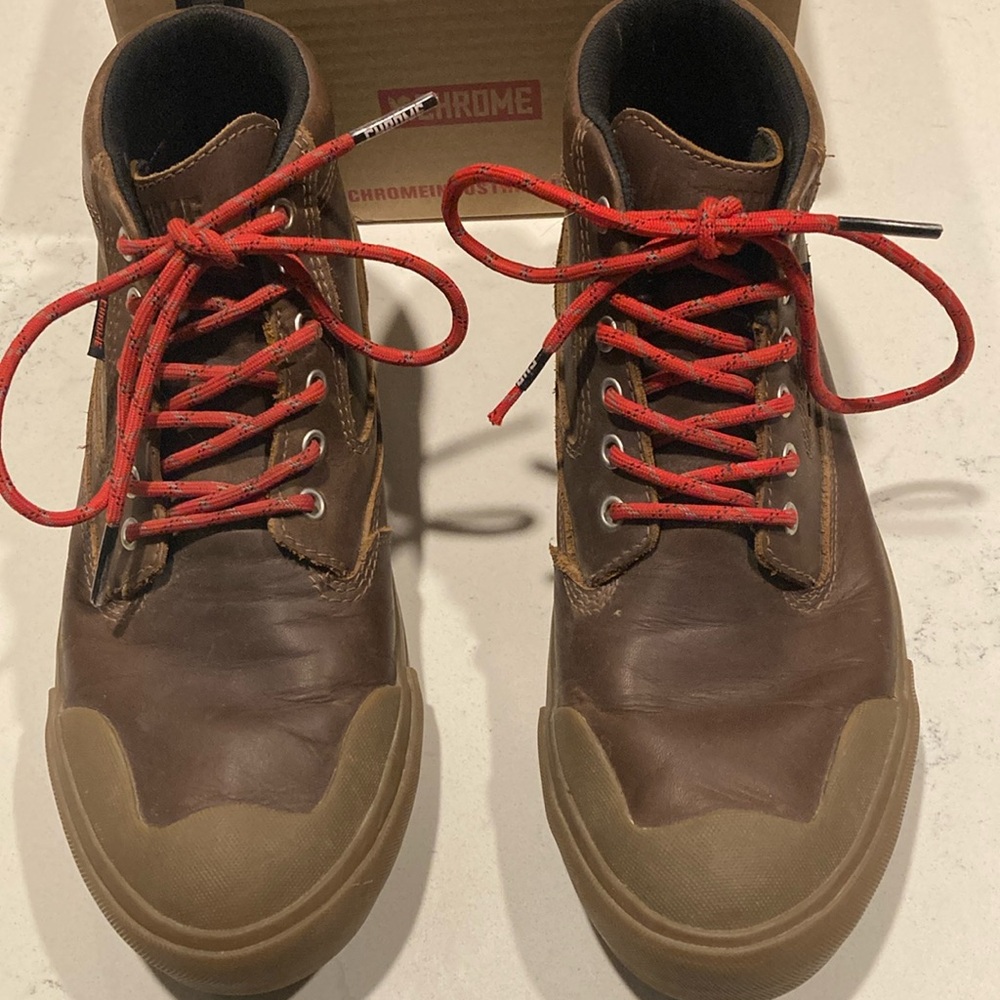 Mens CHROME waterproof winter boots size 10